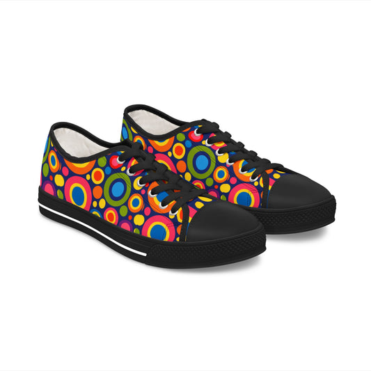 Retro Circle Print Women's Low Top Sneakers — Colorful 60s-Inspired Canvas Shoes