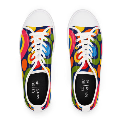 Retro Circle Print Women's Low Top Sneakers — Colorful 60s-Inspired Canvas Shoes