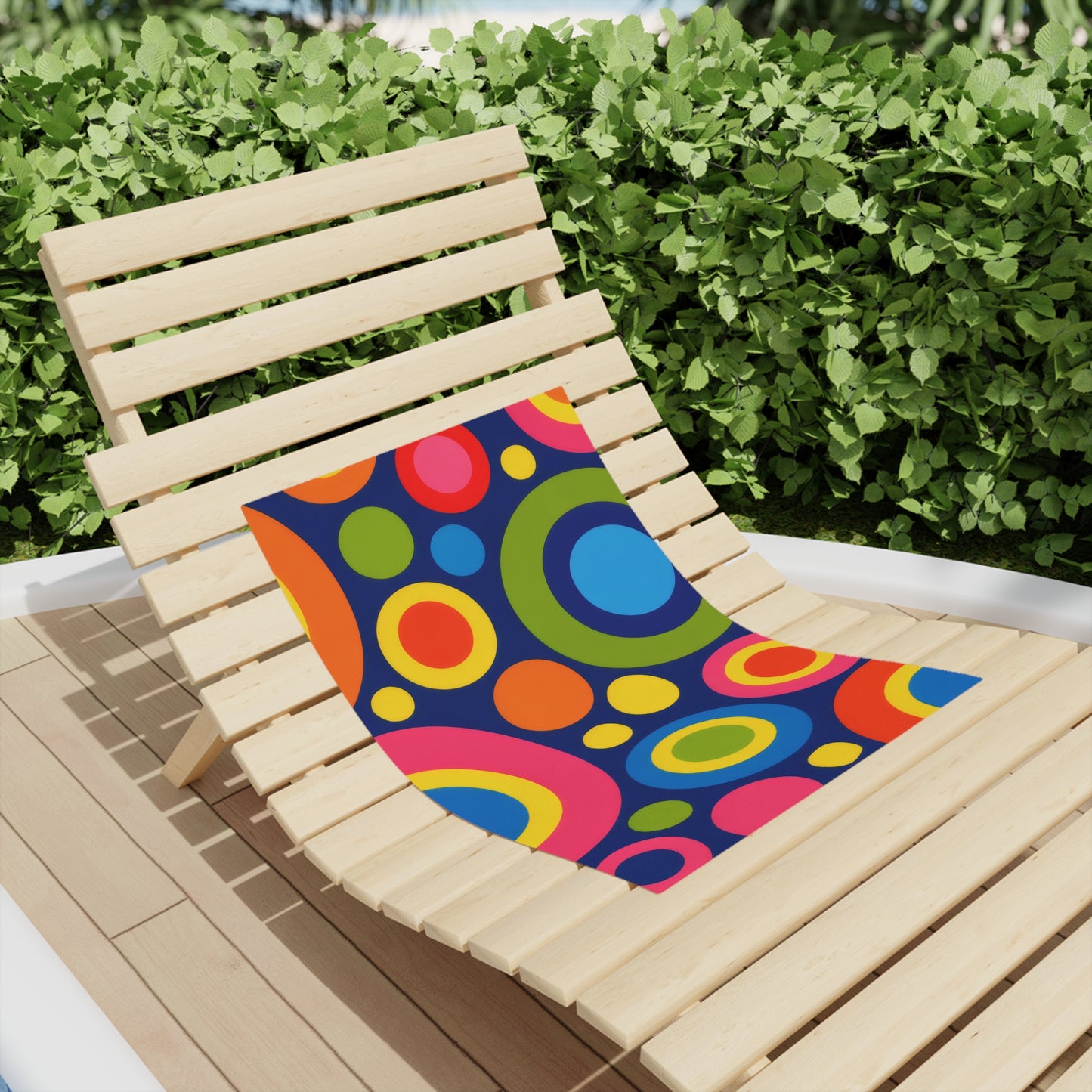 Retro Rainbow Circle Beach Towel — Colorful 60s-Inspired Pattern