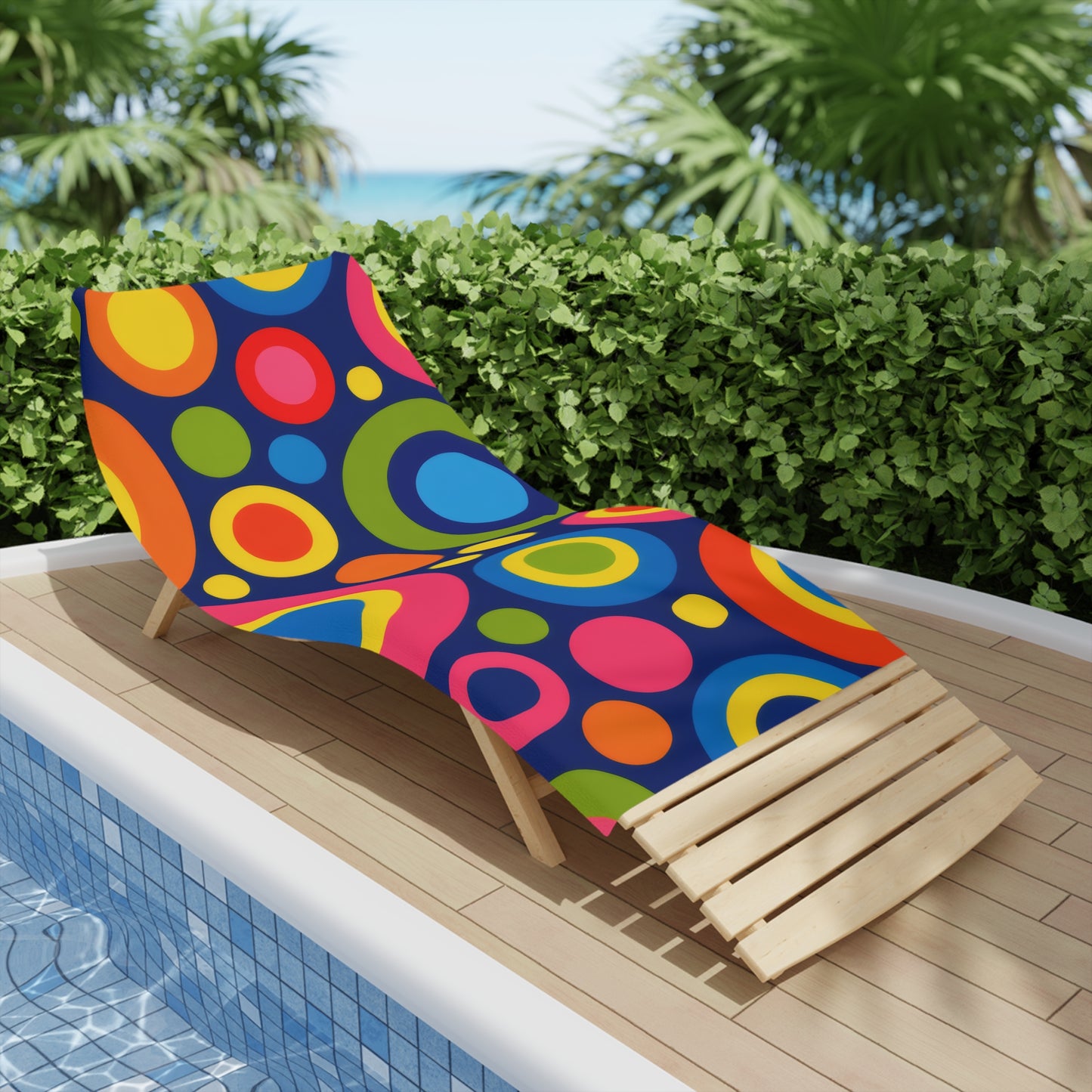 Retro Rainbow Circle Beach Towel — Colorful 60s-Inspired Pattern