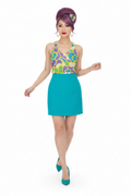 Walking — Azjatka, fioletowy bouffant, tucked